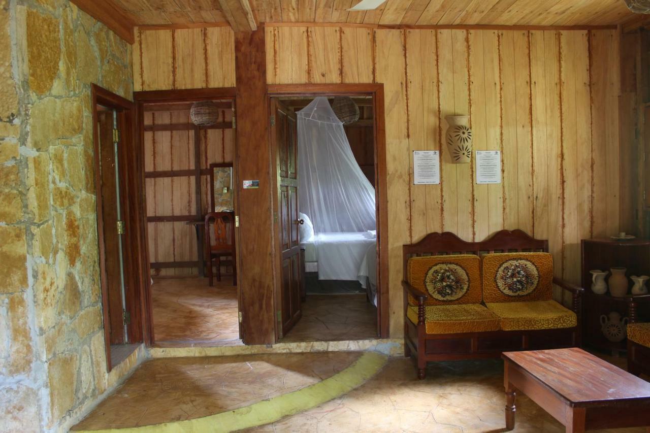 Hotel Nueva Alianza Frontera Corozal Luaran gambar